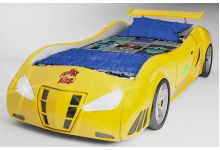 желтая кровать в виде машины Фанки Энзо 