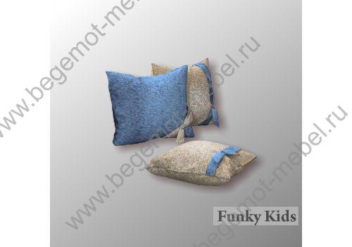 Декоративные подушки для кровати голубые