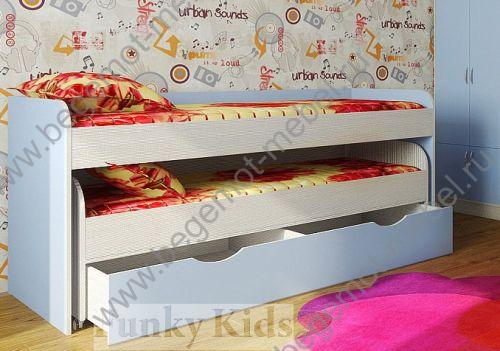 Детская невысокая кровать длядвоих детей Фанки Кидз 8 без подушек